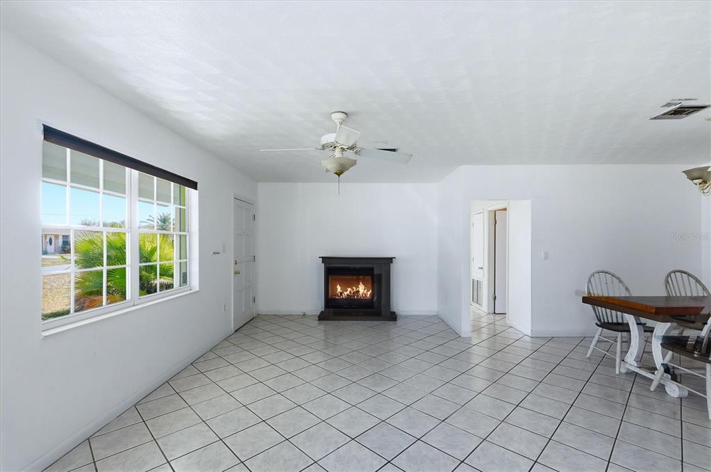270 Southland Road Venice, FL 34293 - Photo 8 of 51 Gallery Image 8