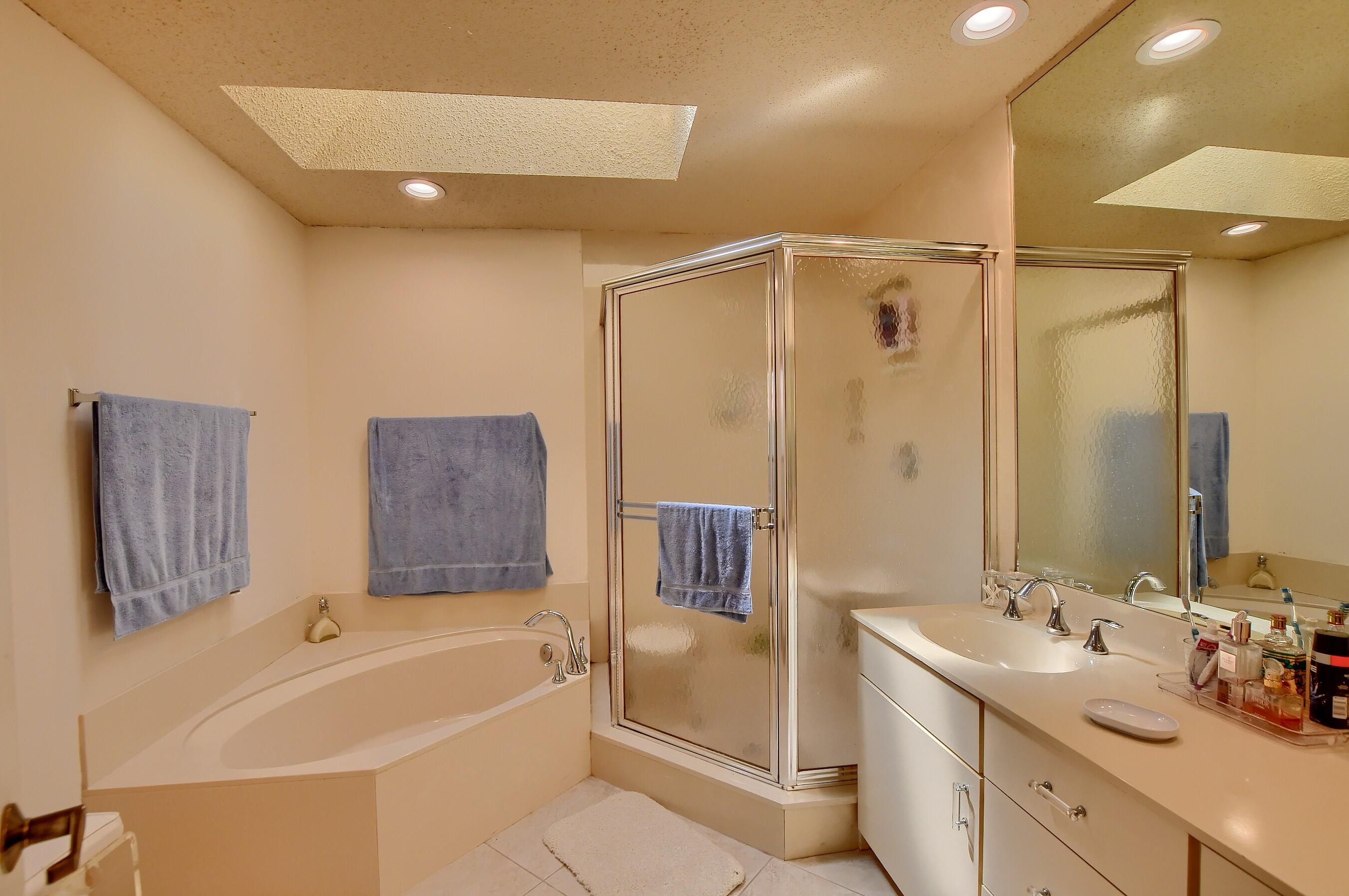 6757 Woodbridge Drive Boca Raton, FL 33434 - Photo 15 of 52 30_ebf_0905-hdr(5)