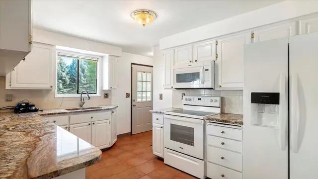 $579,900 | 22914 North Elk Chattaroy Road, Colbert, WA 99005