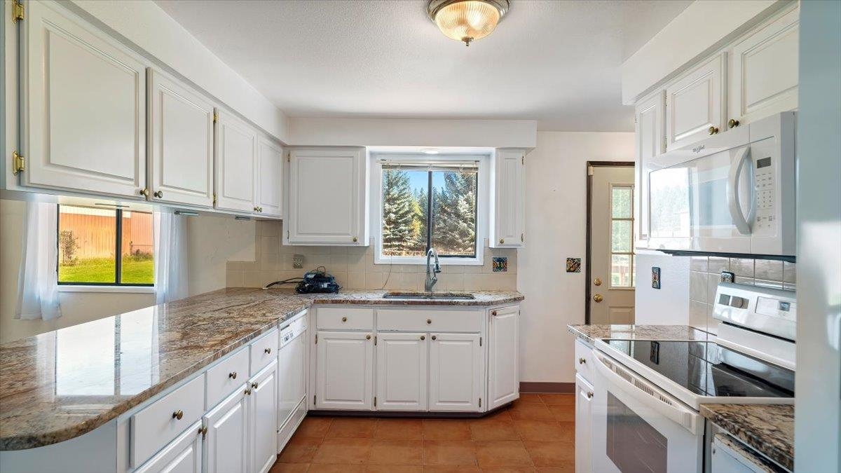 22914 North Elk Chattaroy Road Colbert, WA 99005 - Photo 15 of 50