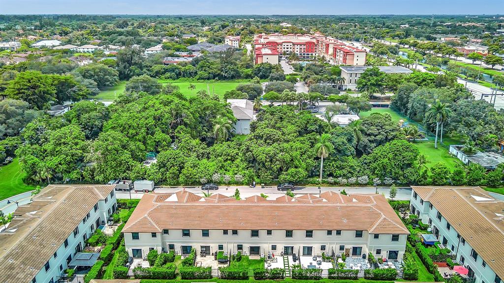 4668 Banker Terrace Davie, FL 33314 - Photo 49 of 52 an aerial view of multiple house