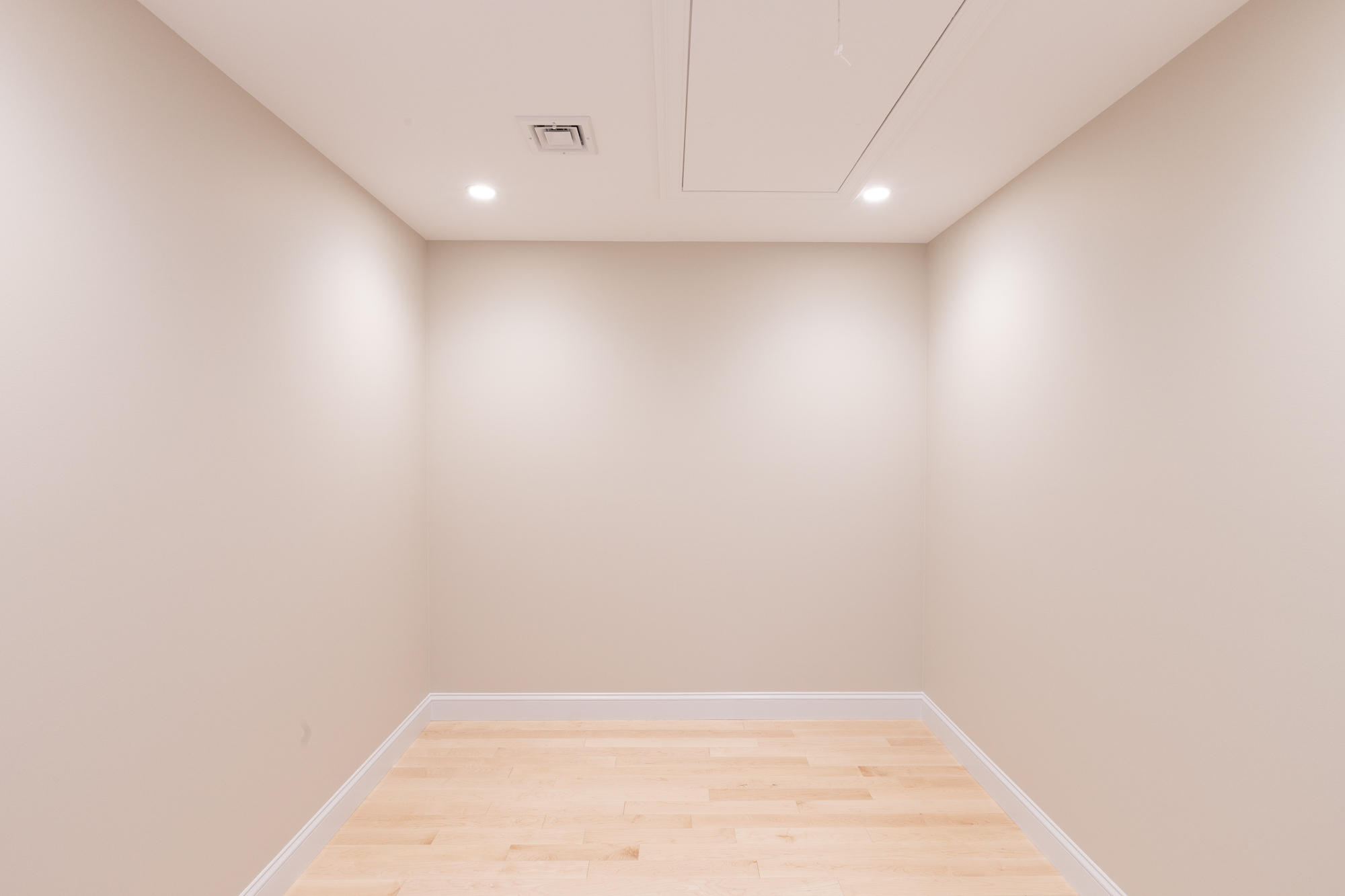 42 State Road, Unit 204 Kittery, ME 03904 - Photo 28 of 34 Master Closet
