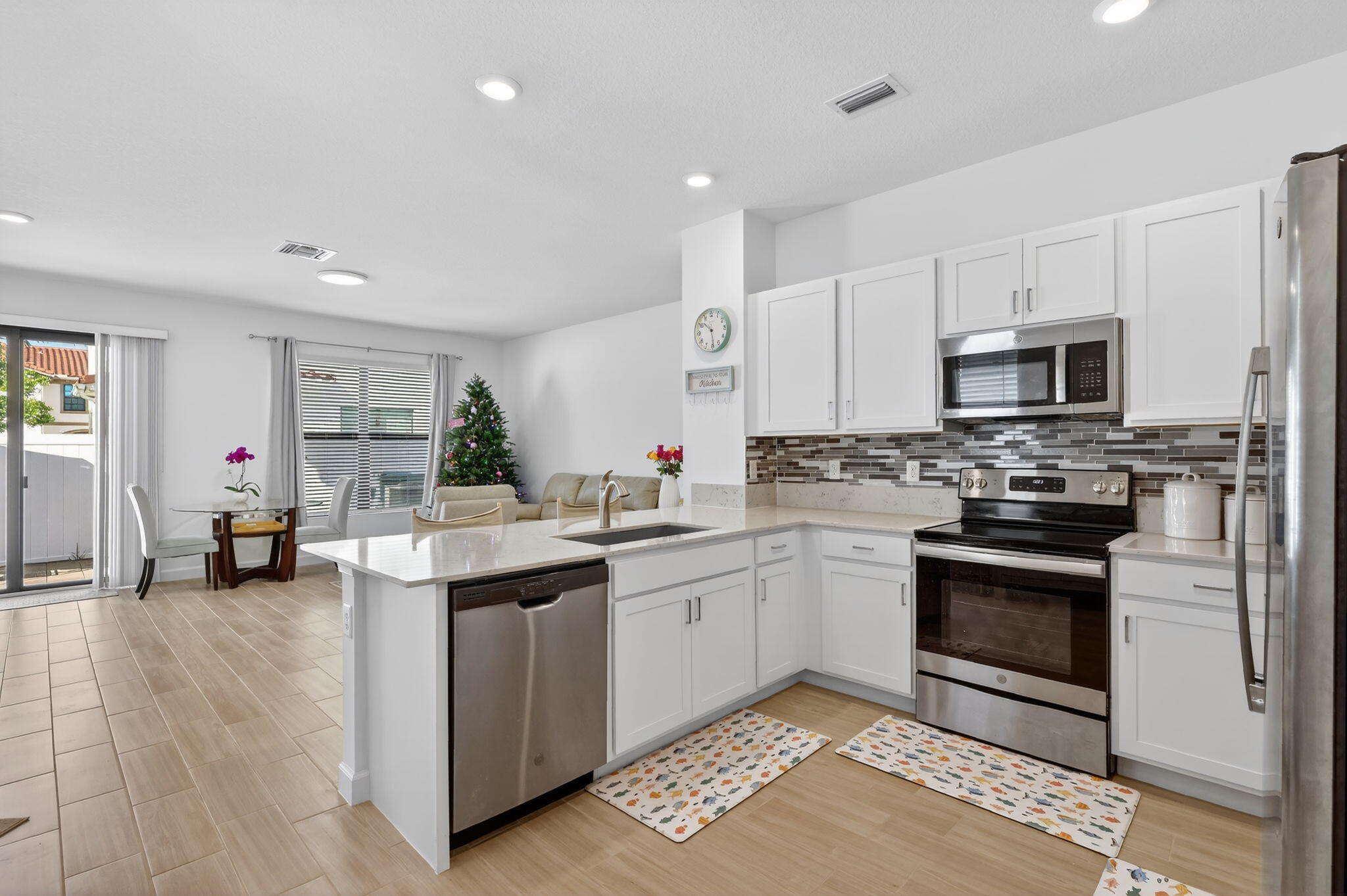 1011 Willow Place Riviera Beach, FL 33410 - Photo 12 of 62 13-web-or-mls-5P1A3691