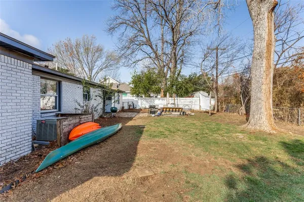 $307,500 | 5716 Tracyne Drive, Westworth Village, TX 76114