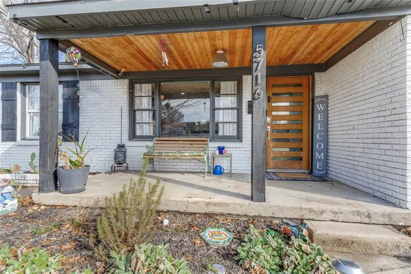 $307,500 | 5716 Tracyne Drive, Westworth Village, TX 76114