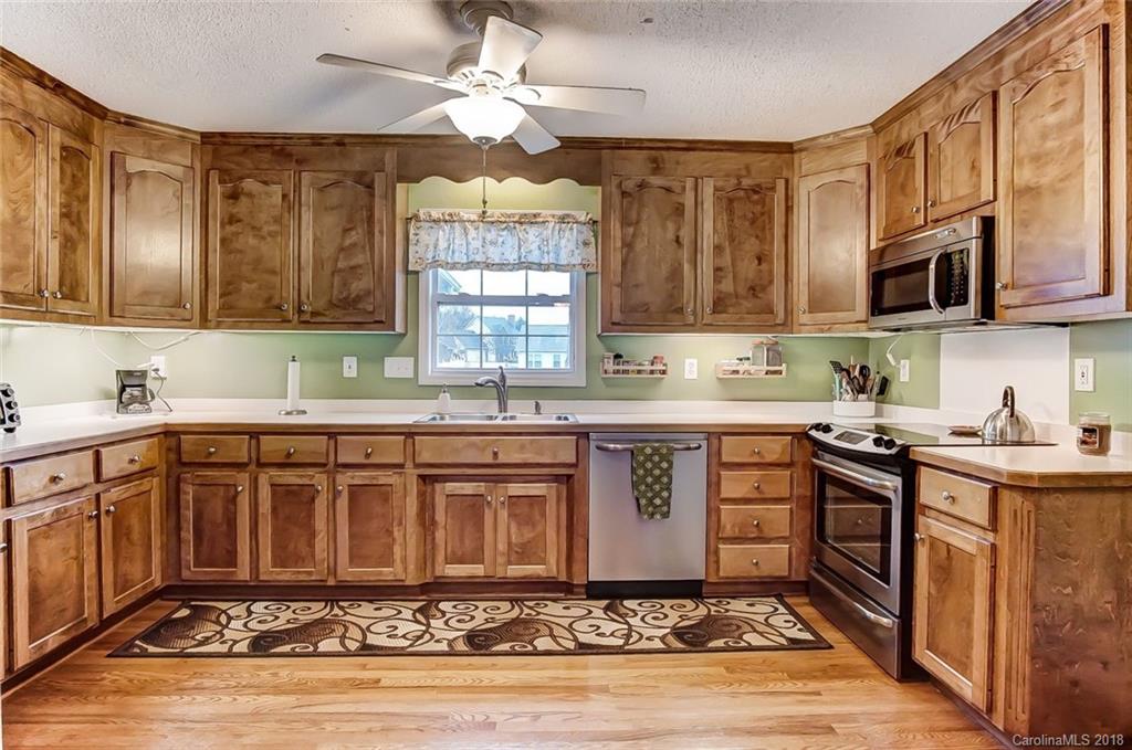 712 Patrick Road Gastonia, NC 28056 - Photo 2 of 34
