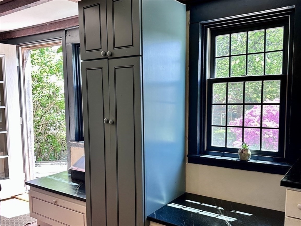 5 Putnam Hill Road Sutton, MA 01590 - Photo 7 of 42