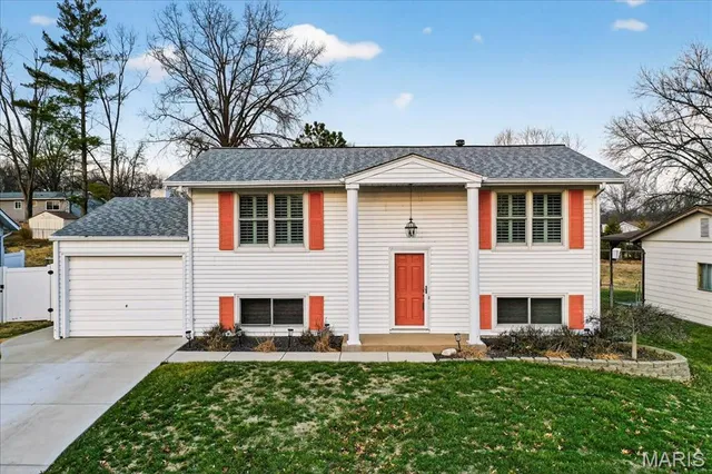 $269,900 | 1881 San Pedro Lane, Fenton, MO 63026