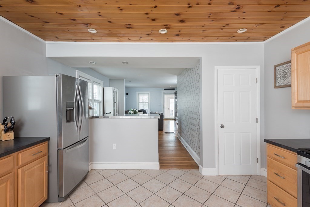 39 Edgemont Road Braintree, MA 02184 - Photo 13 of 39