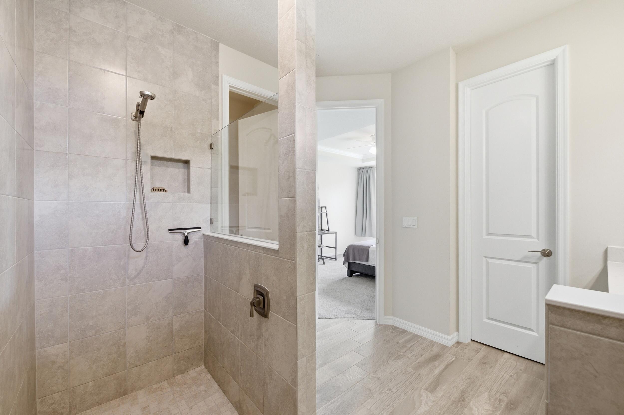 4763 Roldan Court Lake Worth, FL 33467 - Photo 23 of 49 Bathroom