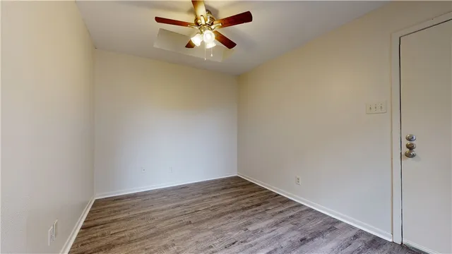 $650 | 725 Peppertree Drive, Unit 23, Bryan, TX 77801