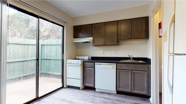 $650 | 725 Peppertree Drive, Unit 23, Bryan, TX 77801