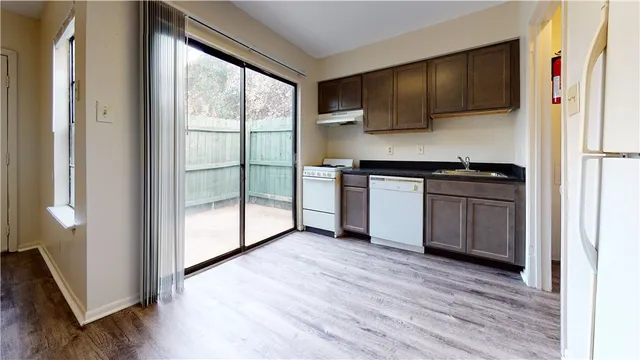 $650 | 725 Peppertree Drive, Unit 23, Bryan, TX 77801