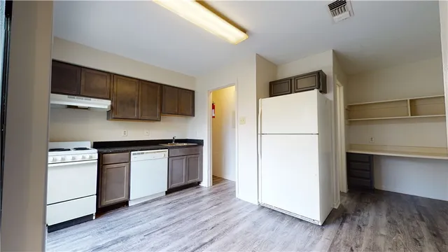 $650 | 725 Peppertree Drive, Unit 23, Bryan, TX 77801