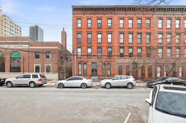 $3,750 | 201 Pavonia Avenue, Unit 202, Jersey City, NJ 07302