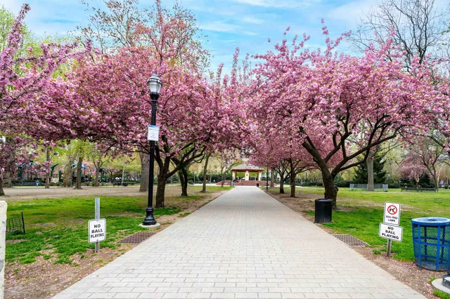 $3,750 | 201 Pavonia Avenue, Unit 202, Jersey City, NJ 07302