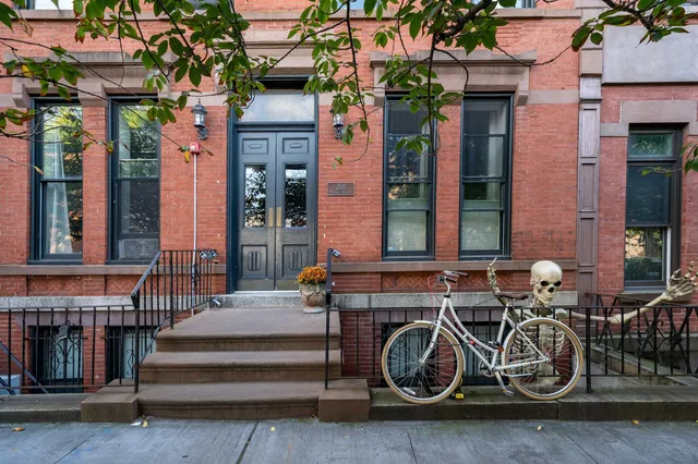 $3,750 | 201 Pavonia Avenue, Unit 202, Jersey City, NJ 07302