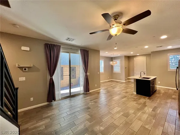 $2,195 | 961 East Sunset Road, Unit 961, Henderson, NV 89011