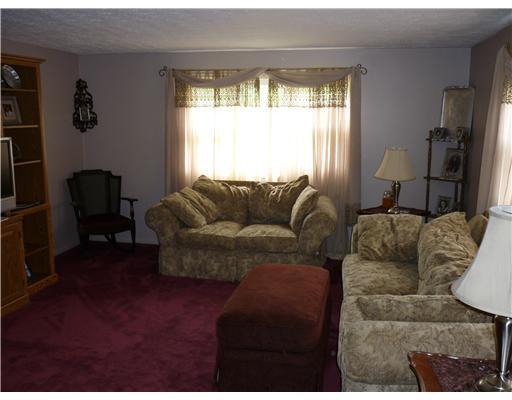 712 Cherry Lane Road Apollo, PA 15613 - Photo 7 of 12 Living Room.