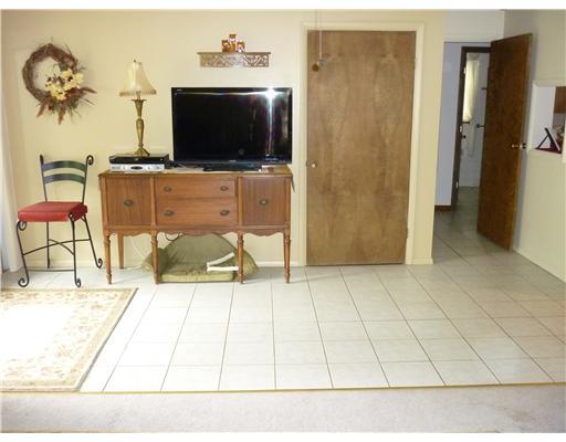 712 Cherry Lane Road Apollo, PA 15613 - Photo 9 of 12 Den/Family/Great Room.