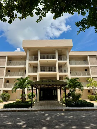 $129,900 | 2601 South Course Drive, Unit 401, Pompano Beach, FL 33069