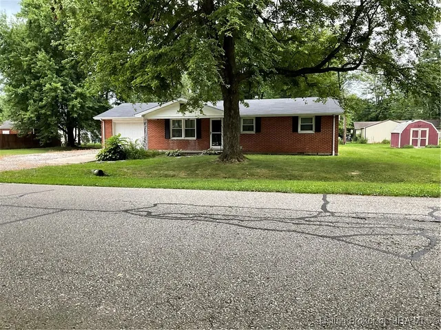 $179,900 | 2921 Ohio Avenue, Madison, IN 47250