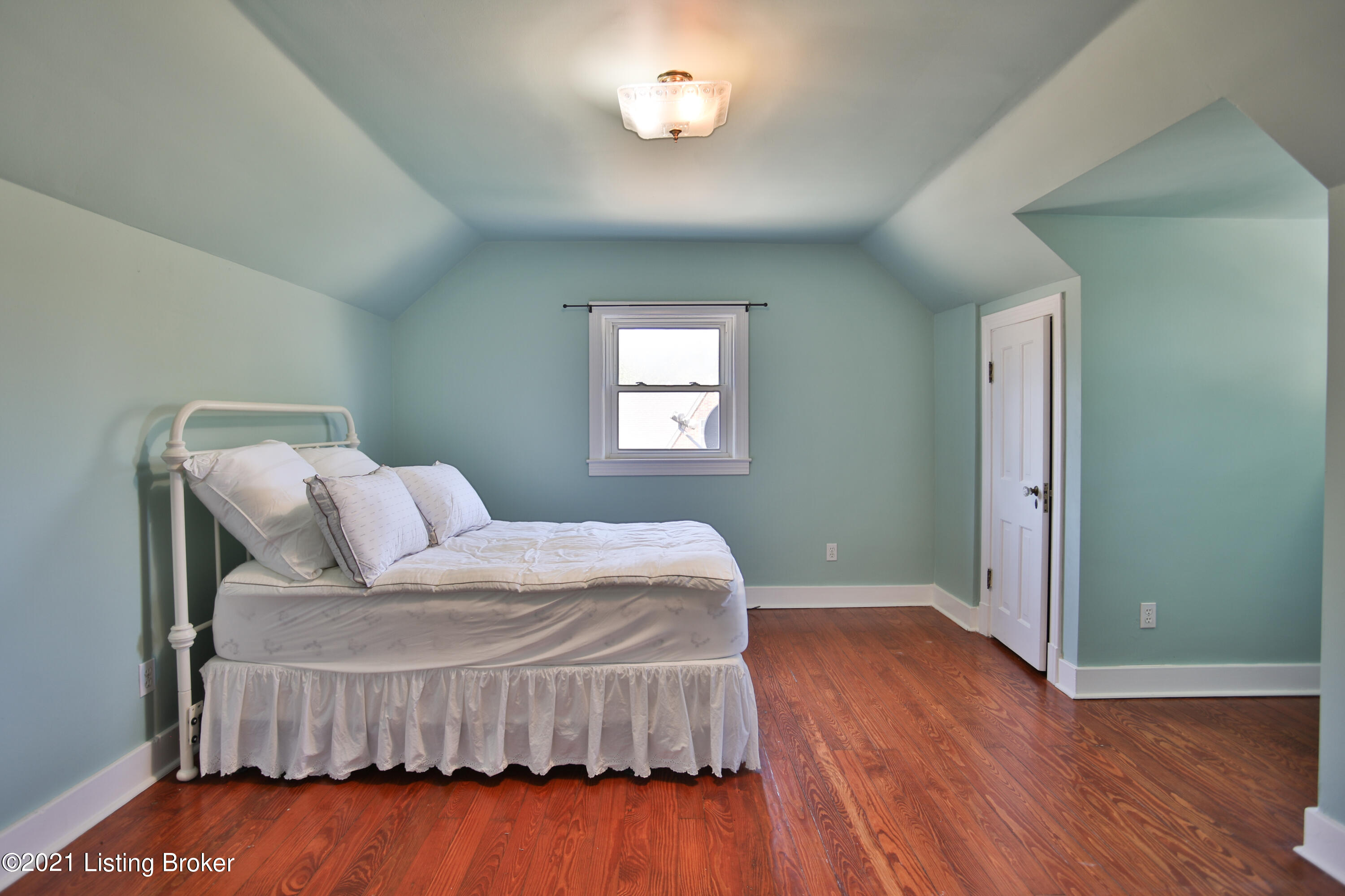 3420 Lexington Road Louisville, KY 40207 - Photo 19 of 38 3420 Lexington Rd-15