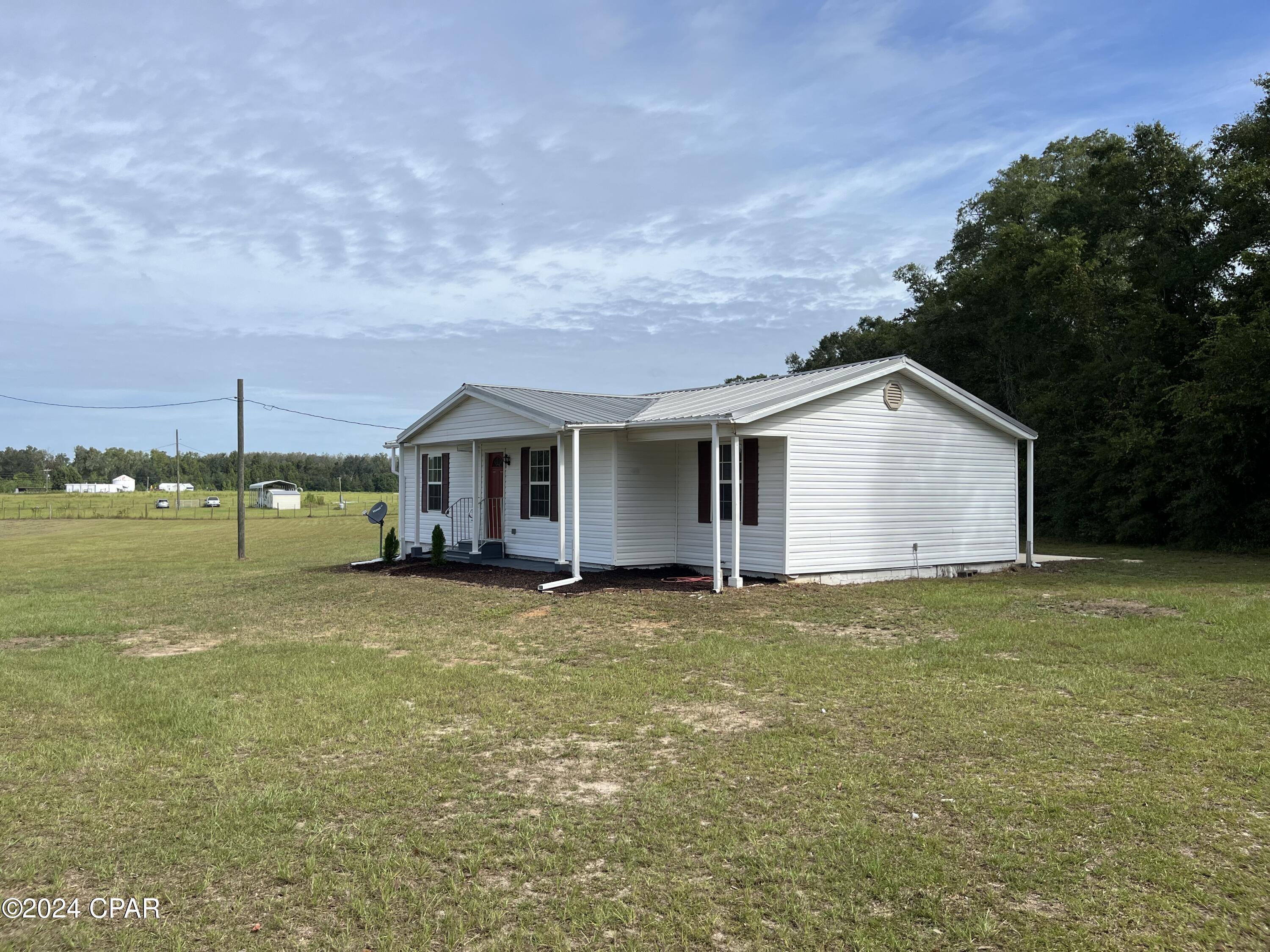 3526 Peanut Road Cottondale, FL 32431 - Photo 3 of 19