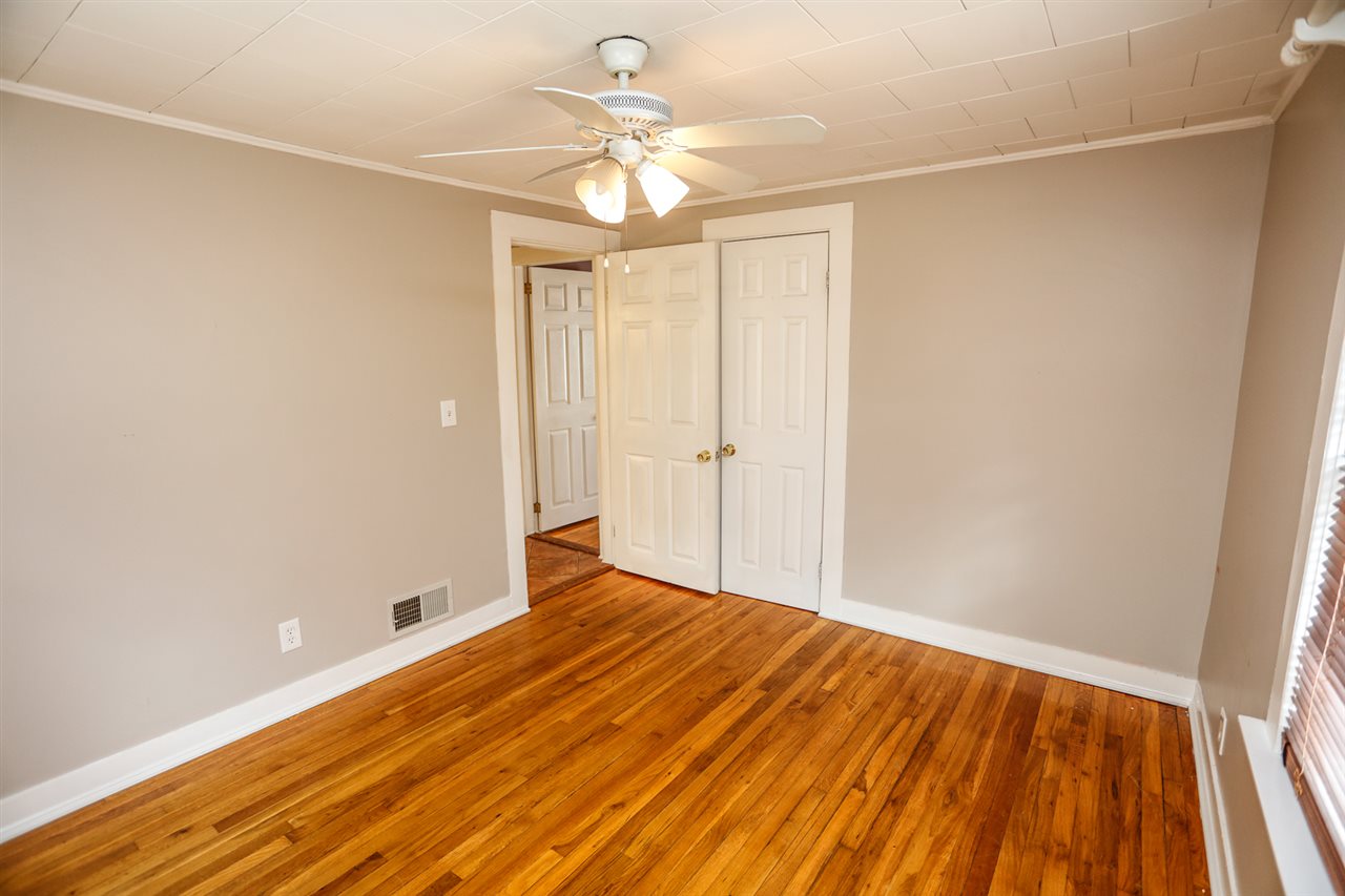 437 Calef Road Manchester, NH 03103 - Photo 16 of 23