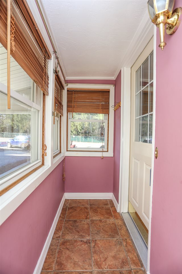 437 Calef Road Manchester, NH 03103 - Photo 19 of 23