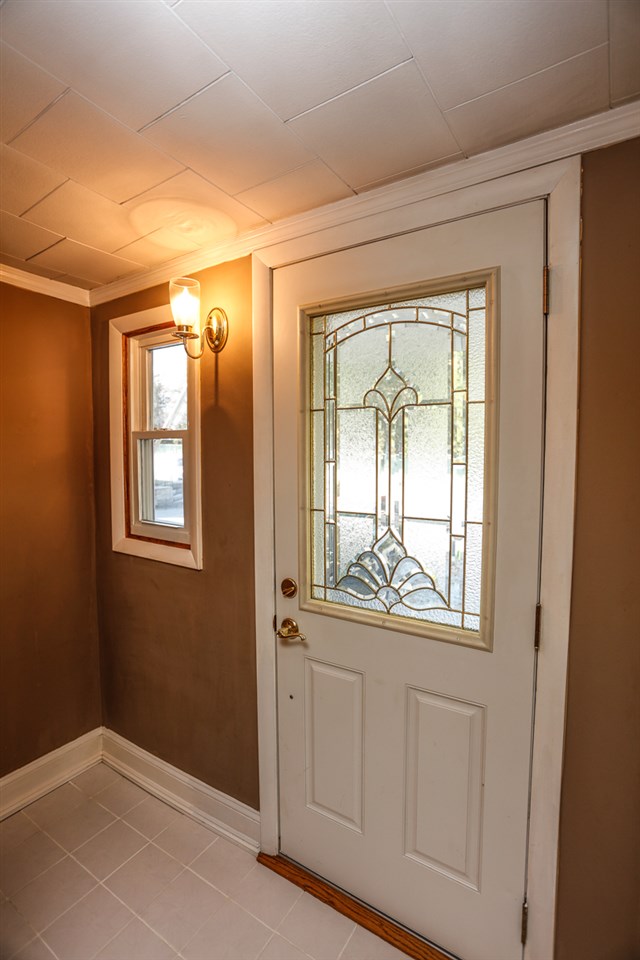 437 Calef Road Manchester, NH 03103 - Photo 7 of 23