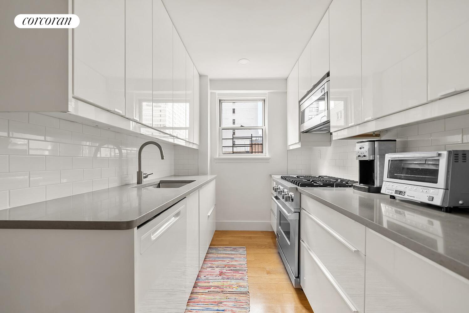 300 East 71st Street, Unit 7G Manhattan, NY 10021 - Photo 4 of 20