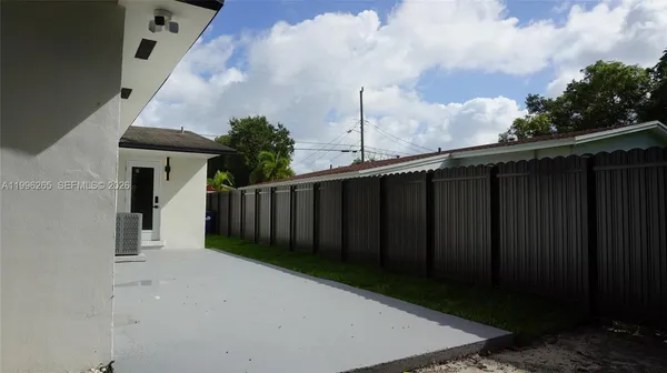 $639,900 | 3280 Northwest 51st Terrace, Miami, FL 33142