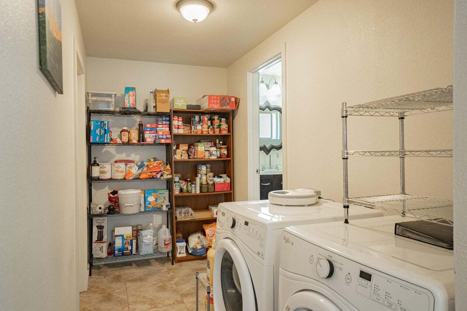 1457 Granite Hill Road Grants Pass, OR 97526 - Photo 20 of 22 extra laundry