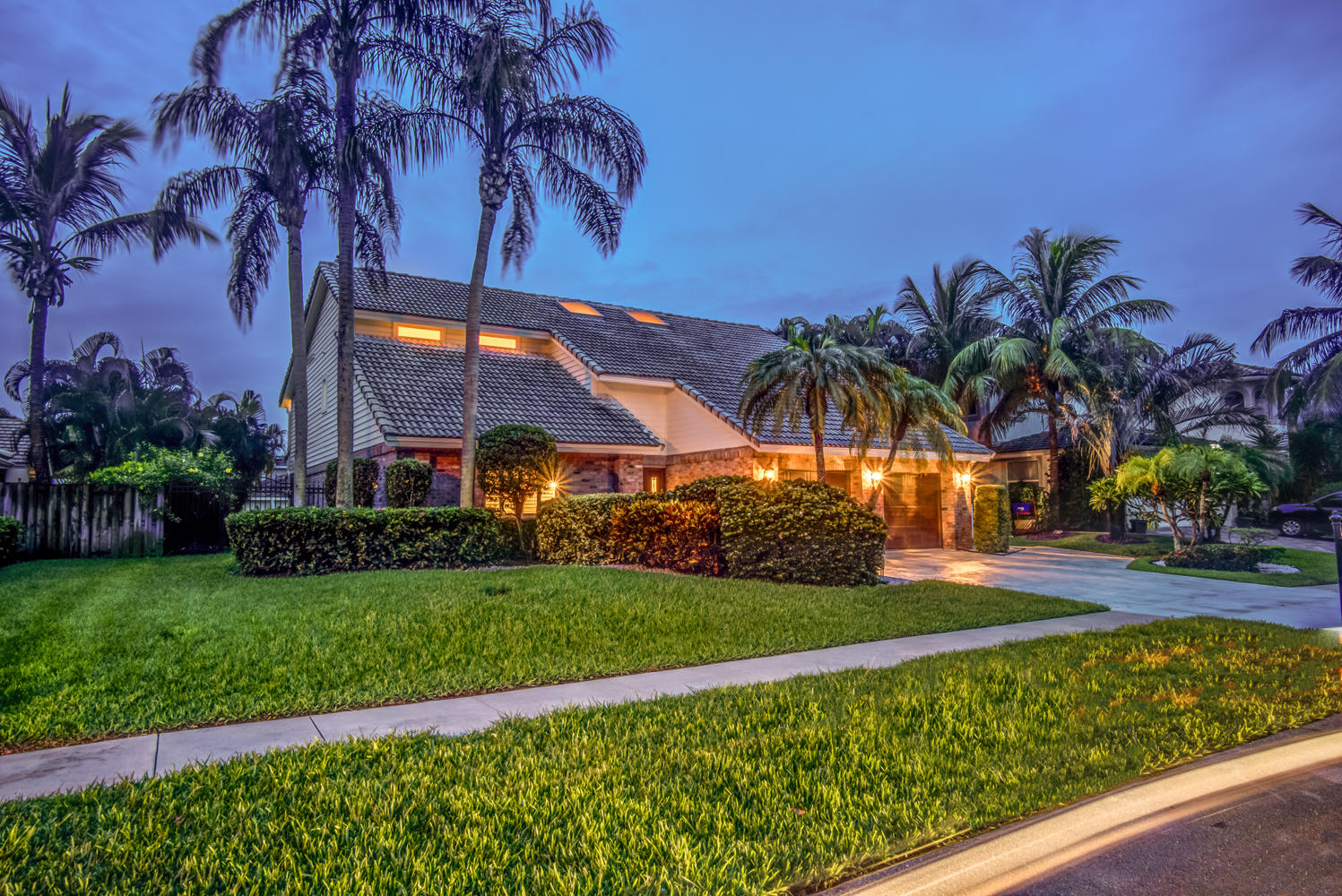 Two Story/Ocean Access