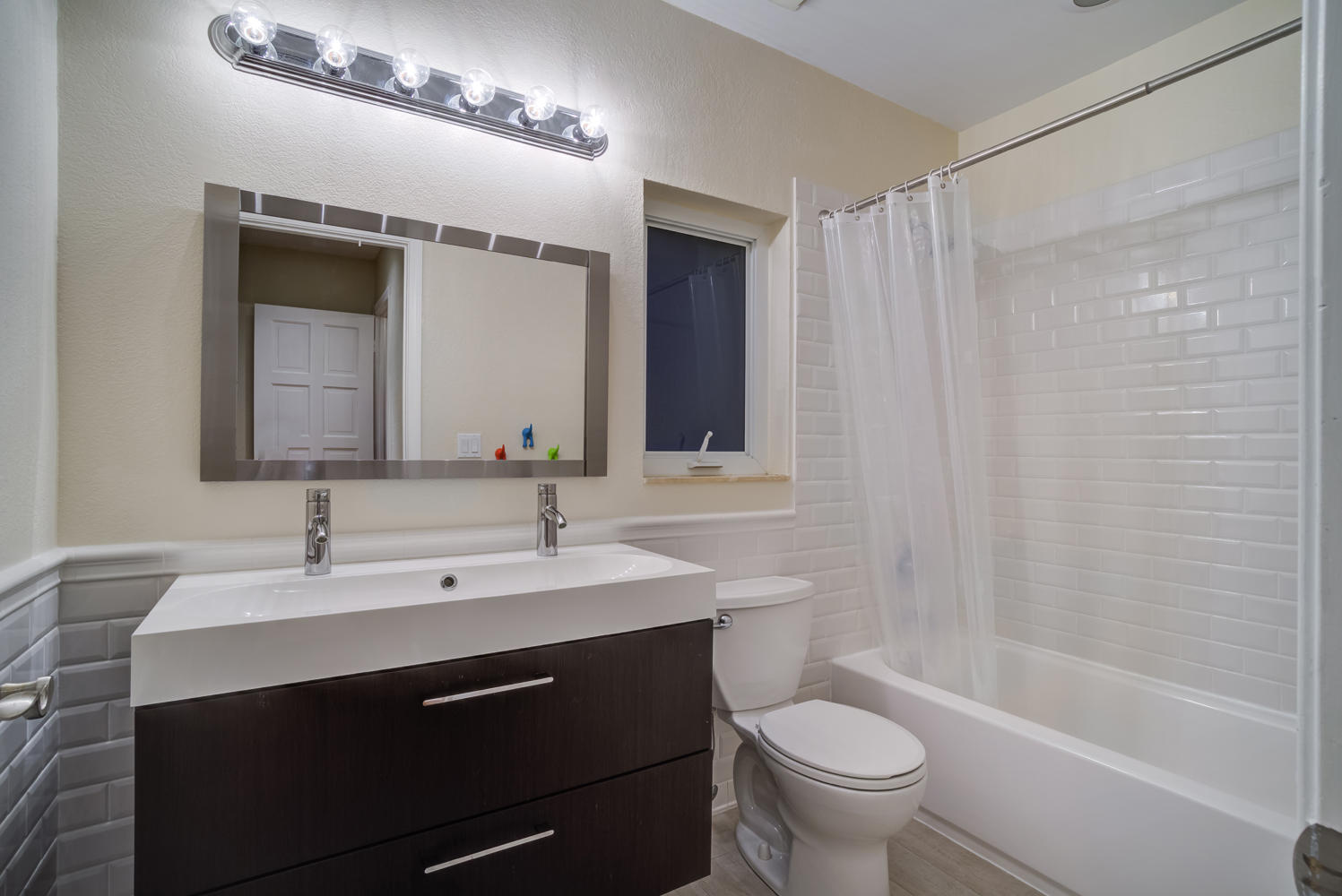 540 Southwest 15th Street Boca Raton, FL 33432 - Photo 25 of 59 Bathroom # 4