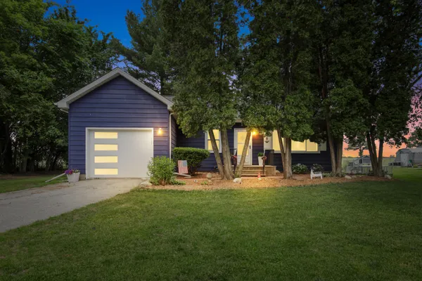 $299,900 | 2598 Tilden Avenue, Delavan, WI 53115