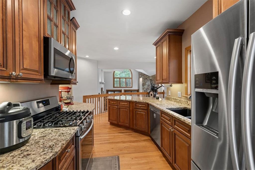 221 Timber Ridge Road Pittsburgh, PA 15238 - Photo 6 of 38 Gallery Image 6