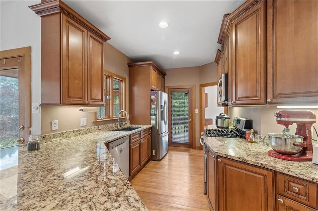221 Timber Ridge Road Pittsburgh, PA 15238 - Photo 7 of 38 Gallery Image 7