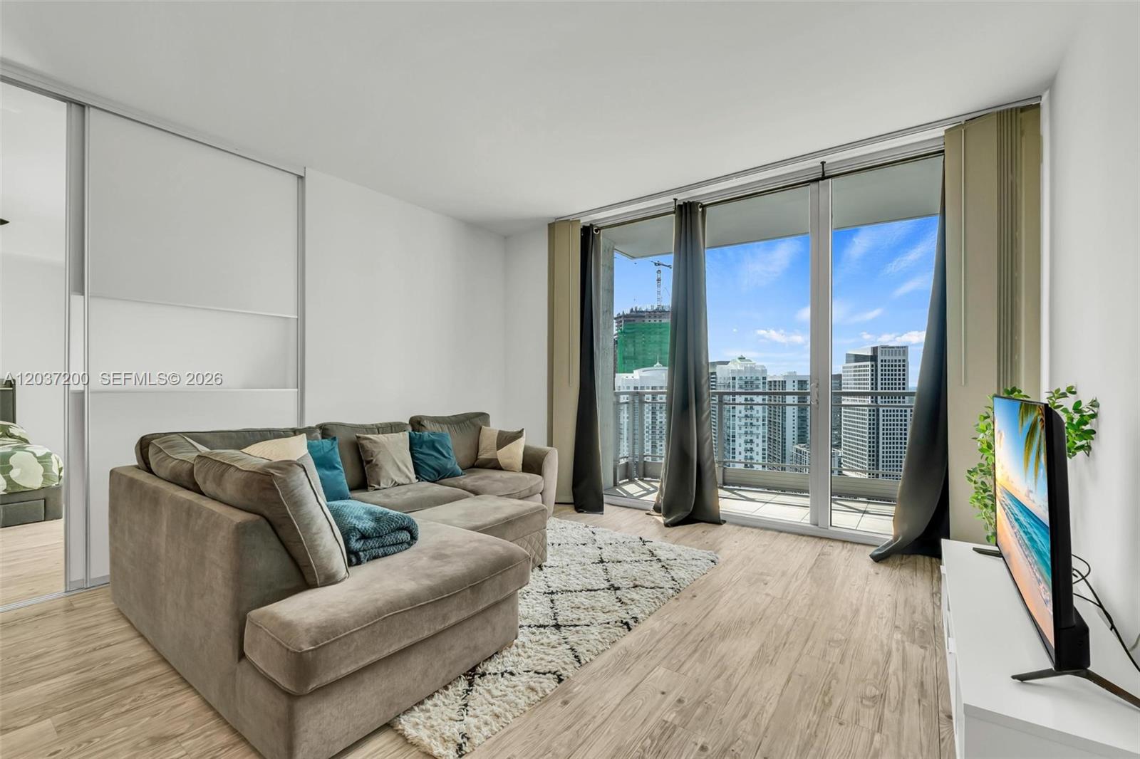 90 Southwest 3rd Street, Unit 4303 Miami, FL 33130 - Photo 5 of 41