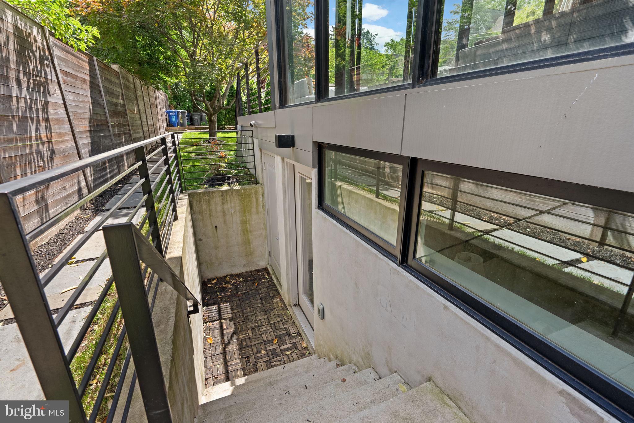 2815 39th Street Northwest Washington, DC 20007 - Photo 43 of 64