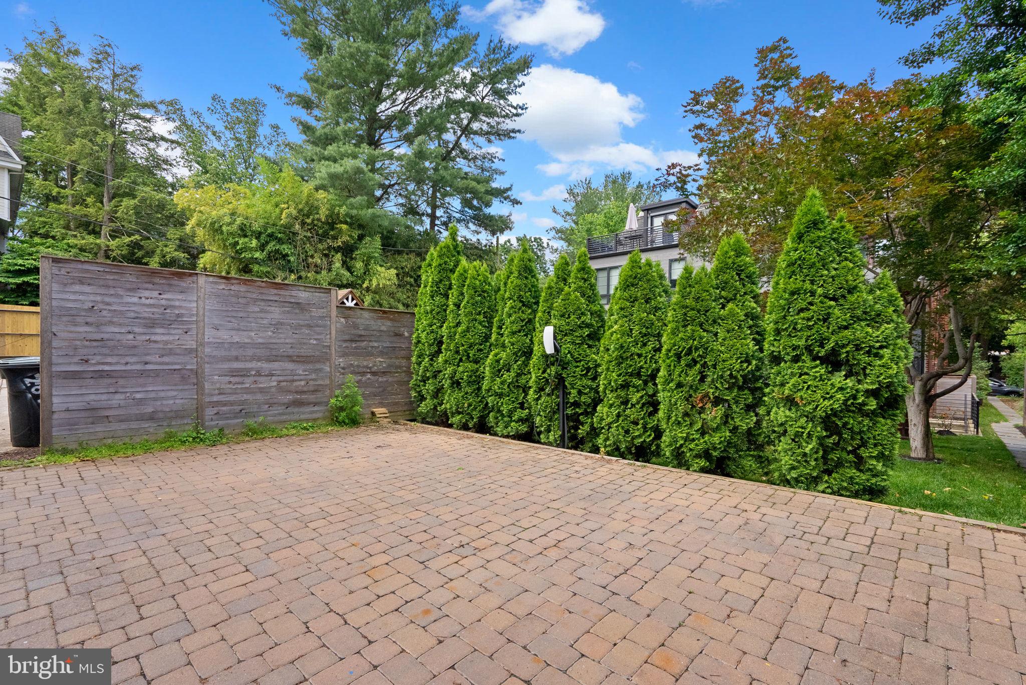 2815 39th Street Northwest Washington, DC 20007 - Photo 59 of 64 a view of a backyard of the house