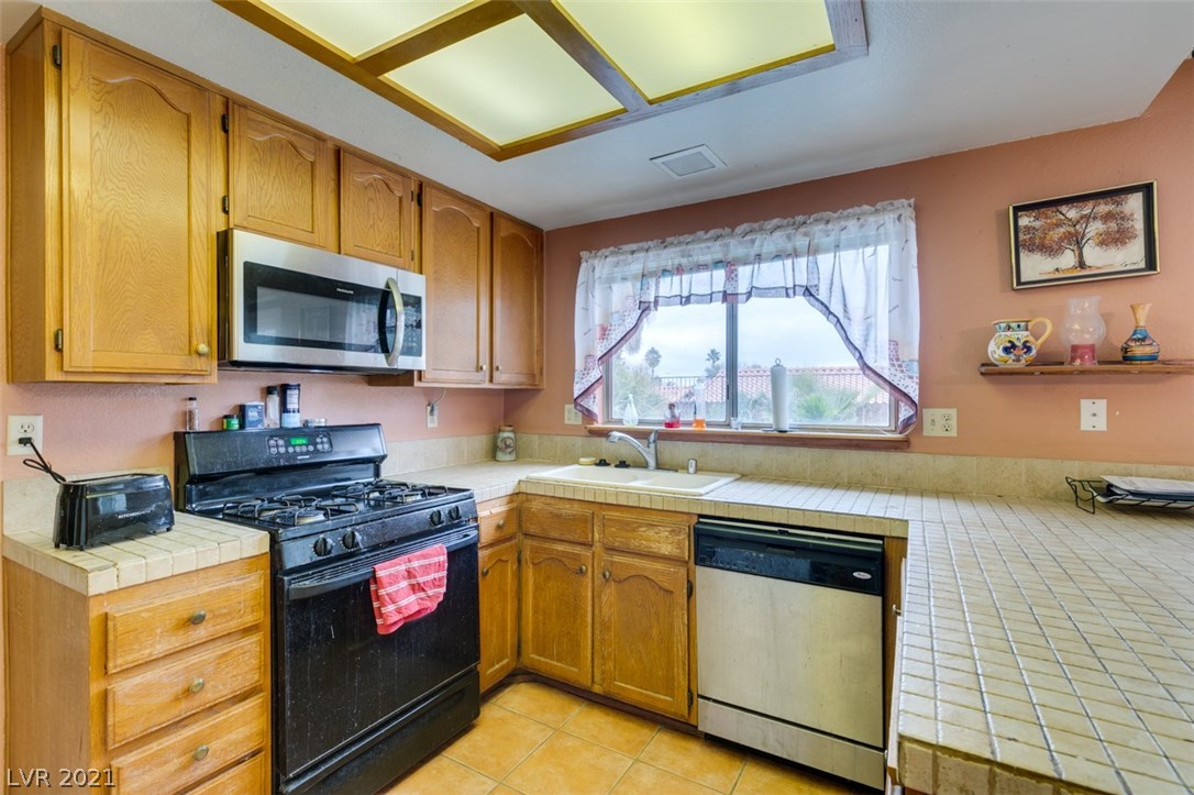 1828 Nuevo Road Henderson, NV 89014 - Photo 15 of 28 Gallery Image 15