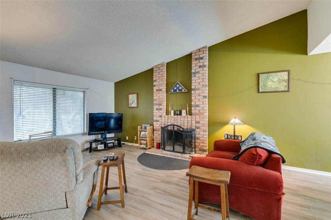 1828 Nuevo Road Henderson, NV 89014 - Photo 4 of 28 Gallery Image 4