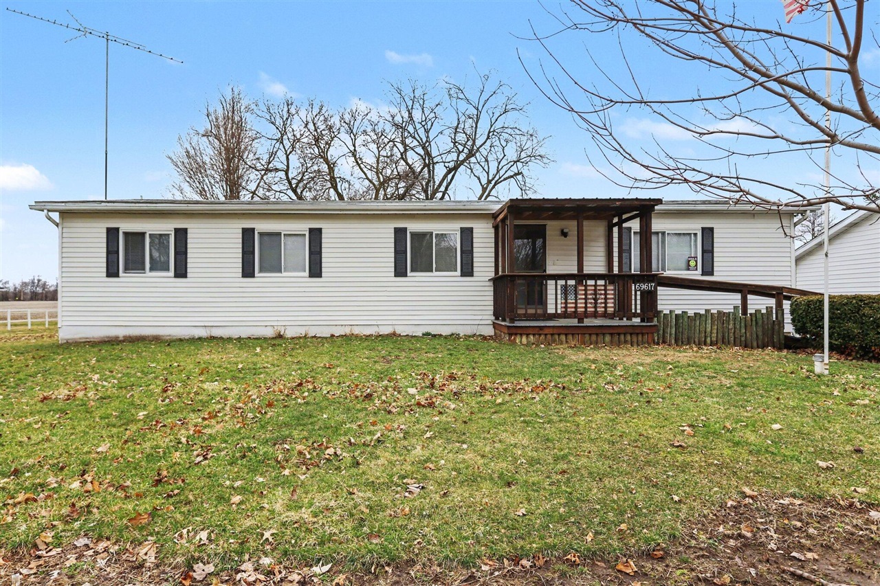 69617 Eisenhower Road Sturgis, MI 49091 - Photo 3 of 31