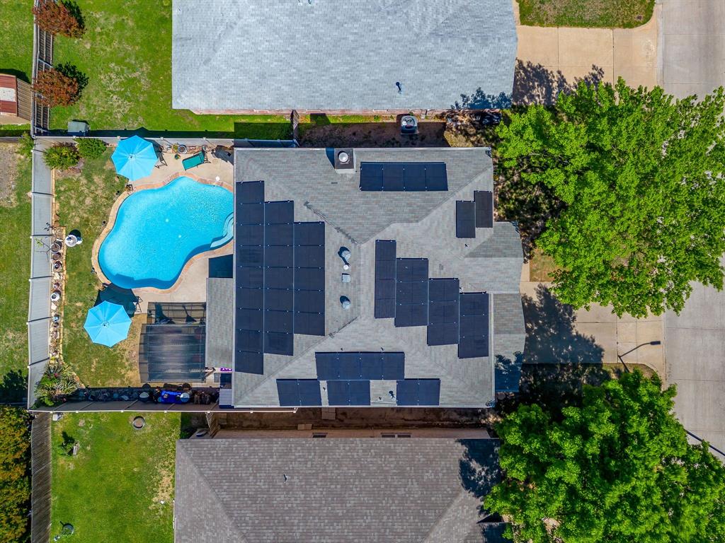 4816 Sleepy Ridge Circle Fort Worth, TX 76133 - Photo 33 of 36 Aerial view of a pool
