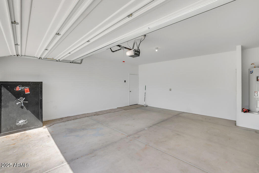 28414 Cinnabar Road San Tan Valley, AZ 85143 - Photo 25 of 32 a view of an empty room