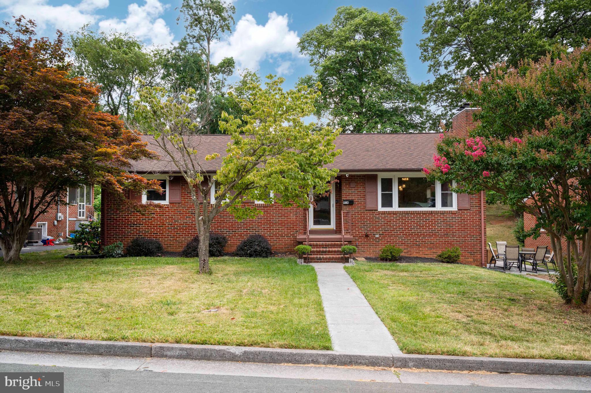 954 South Marshall St  