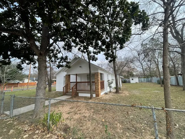 $2,700 | 1105 1/2 Tillery Street, Austin, TX 78702