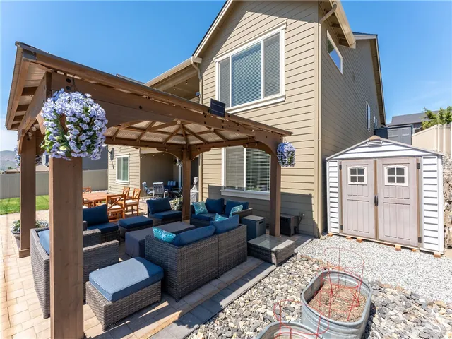 $758,000 | 1974 Legendary Lane Southeast, East Wenatchee, WA 98802